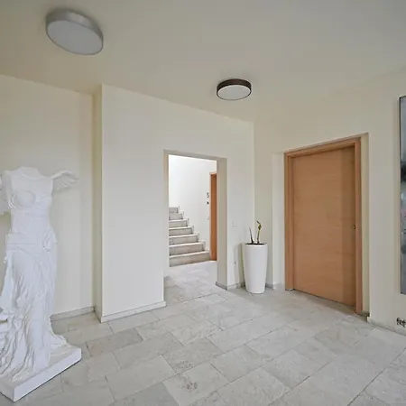 Modernes & Gepflegtes Mit Kueche!